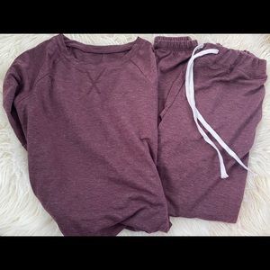 Women’s burgundy two piece joggers set